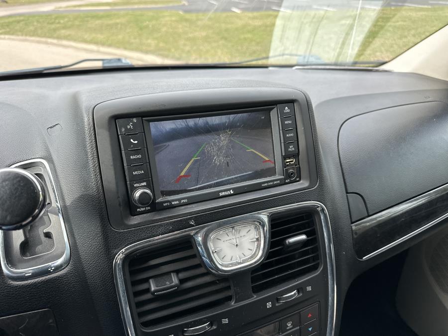 2011 Chrysler Town & Country Touring-L photo