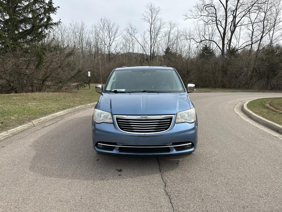 2011 Chrysler Town & Country Touring-L photo