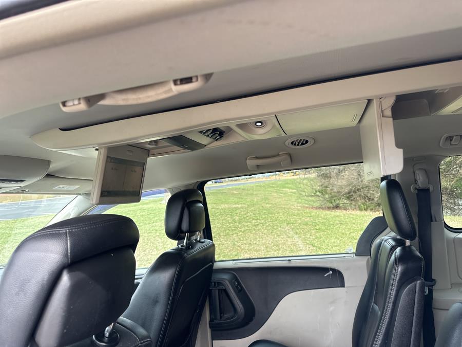 2011 Chrysler Town & Country Touring-L photo