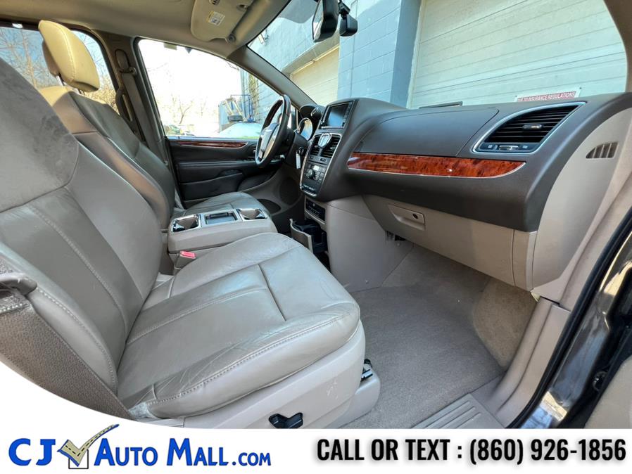 2015 Chrysler Town & Country 4dr Wgn Limited Platinum photo