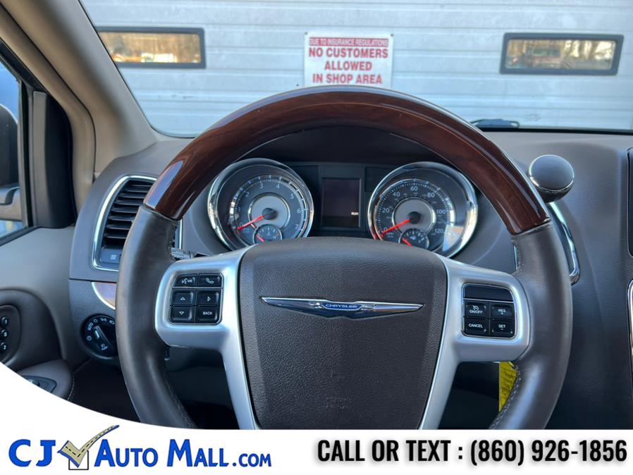 2015 Chrysler Town & Country 4dr Wgn Limited Platinum photo