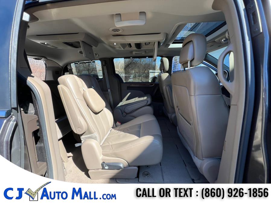 2015 Chrysler Town & Country 4dr Wgn Limited Platinum photo
