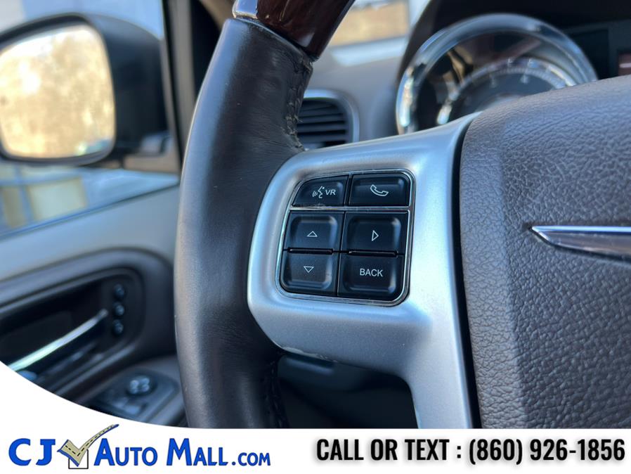 2015 Chrysler Town & Country 4dr Wgn Limited Platinum photo