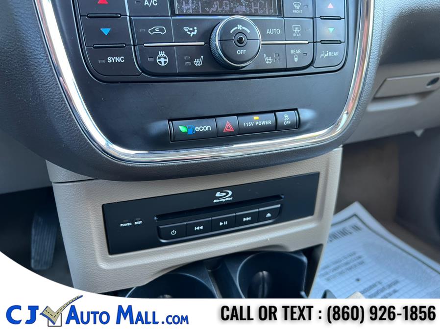2015 Chrysler Town & Country 4dr Wgn Limited Platinum photo