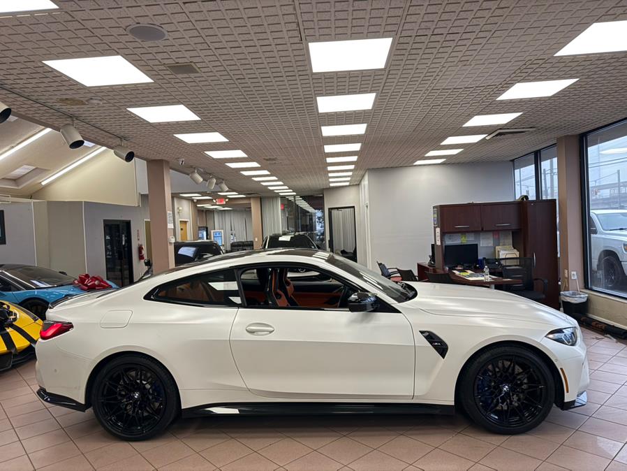 2021 BMW M4 Coupe photo