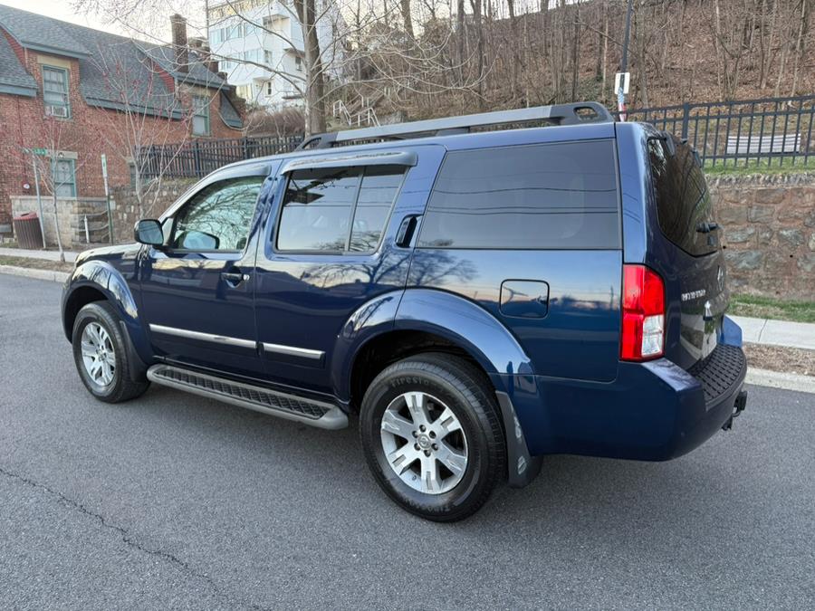 2012 Nissan Pathfinder S photo