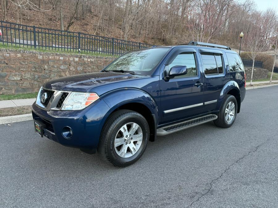 2012 Nissan Pathfinder S photo