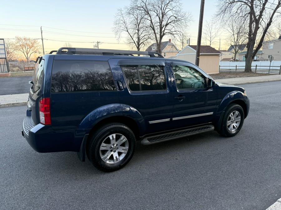 2012 Nissan Pathfinder S photo