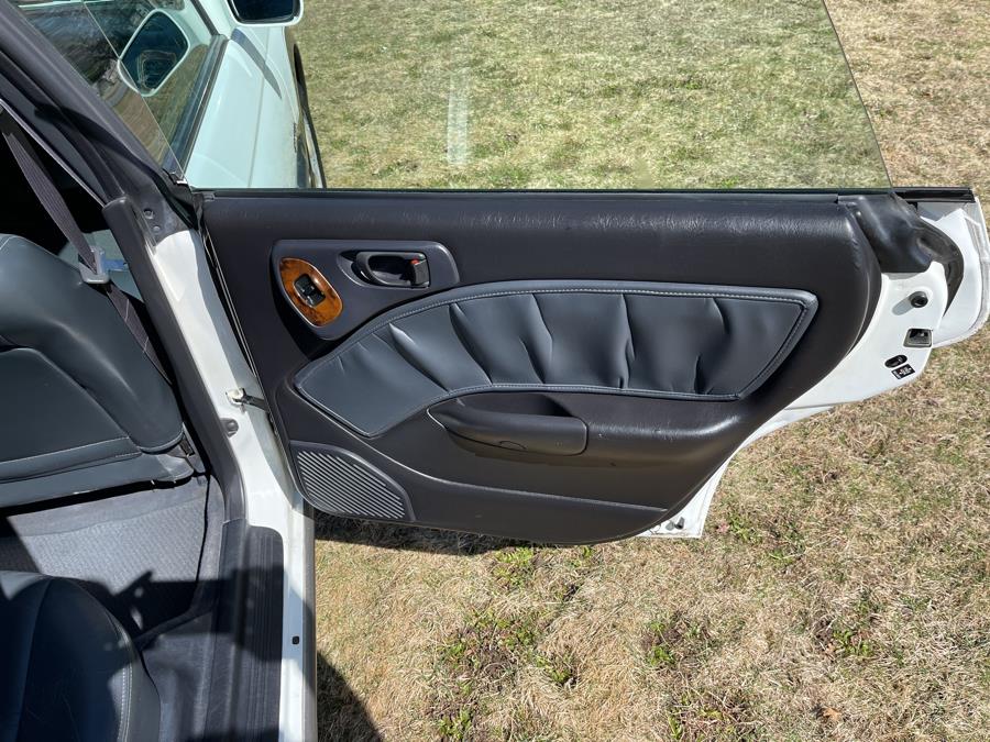 1998 Subaru Legacy Outback photo