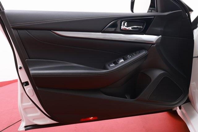 2023 Nissan Maxima SV photo