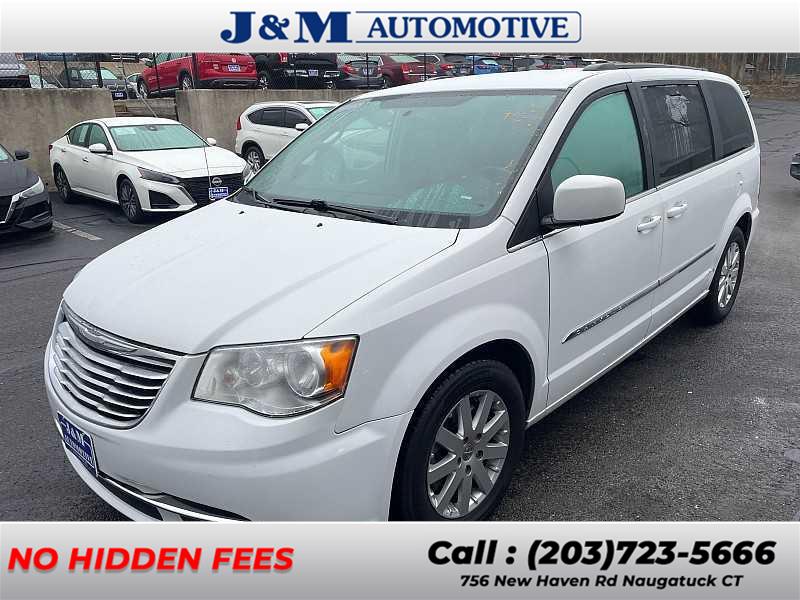 2016 Chrysler Town & Country Touring photo