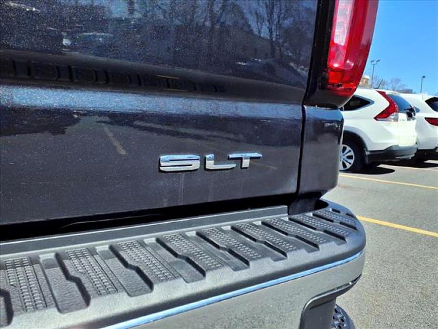 2022 GMC Sierra 1500 SLT photo