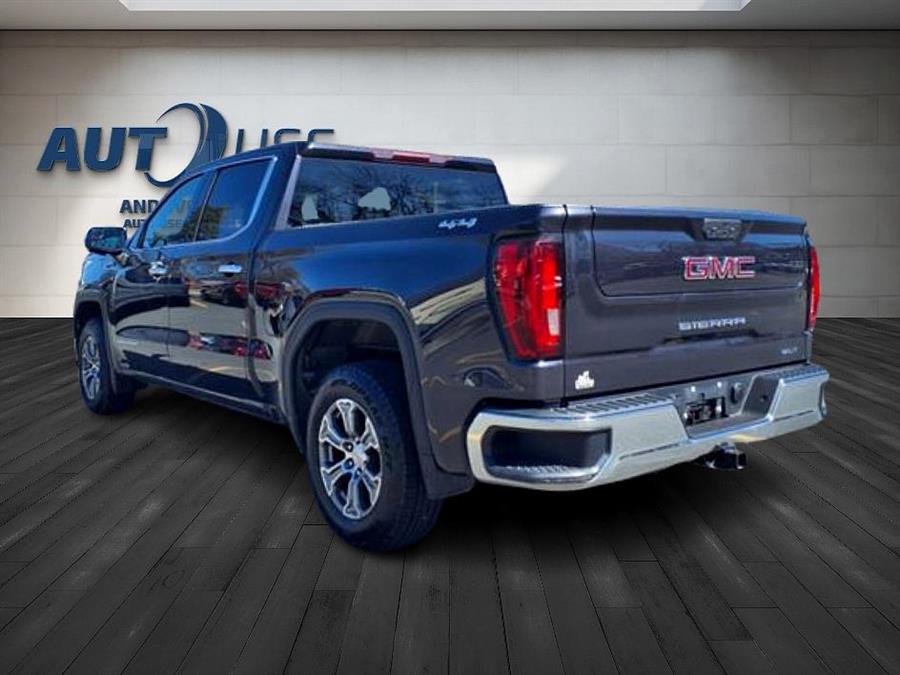 2022 GMC Sierra 1500 SLT photo