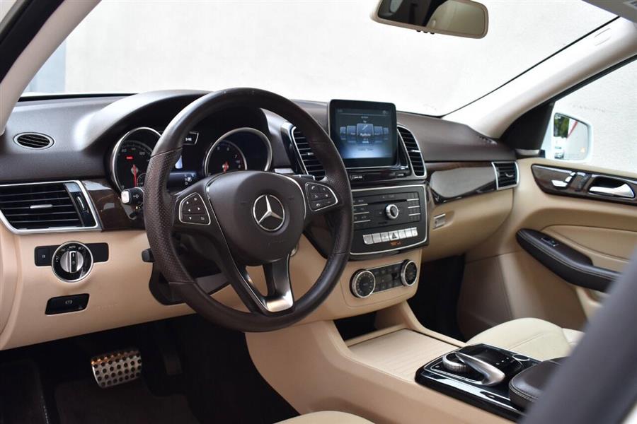2019 Mercedes-Benz GLE GLE 400 4MATIC AWD 4dr SUV photo