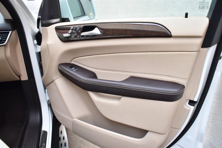 2019 Mercedes-Benz GLE GLE 400 4MATIC AWD 4dr SUV photo