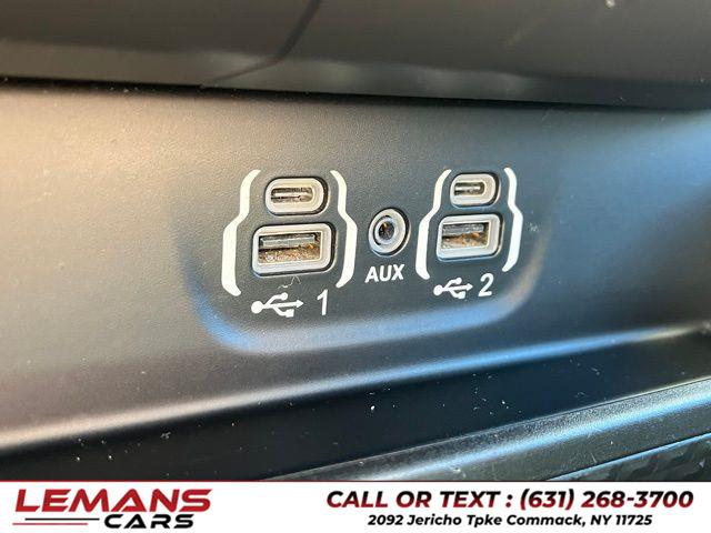 2020 RAM 1500 Laramie photo