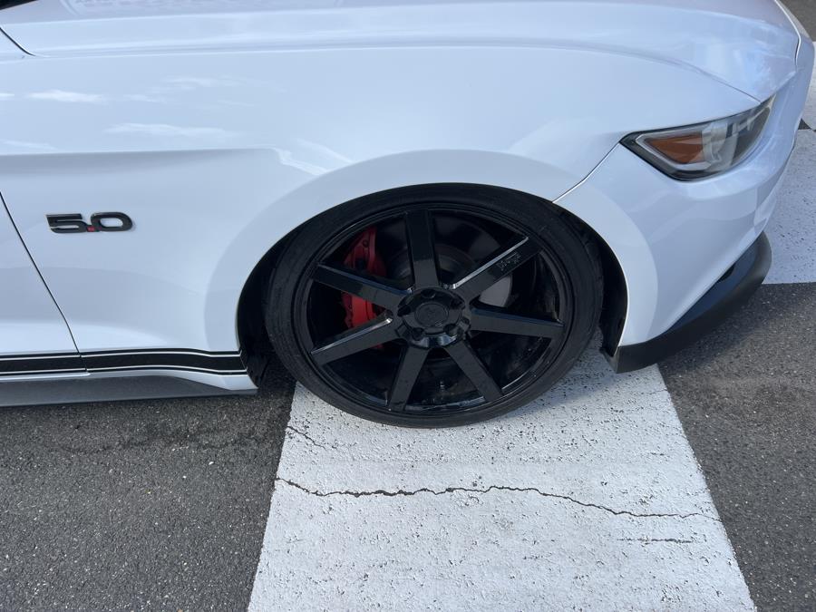 2016 Ford Mustang 2dr Fastback GT Premium photo