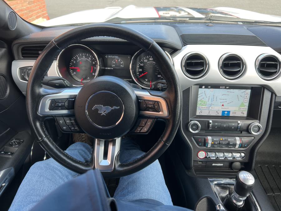 2016 Ford Mustang 2dr Fastback GT Premium photo