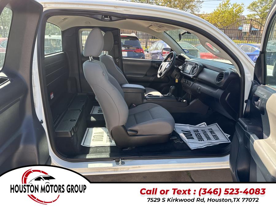 2016 Toyota Tacoma 2WD Access Cab I4 AT SR (Natl) photo