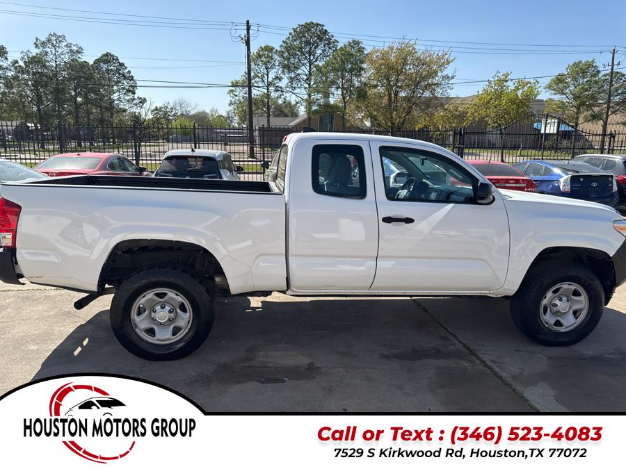 2016 Toyota Tacoma 2WD Access Cab I4 AT SR (Natl) photo