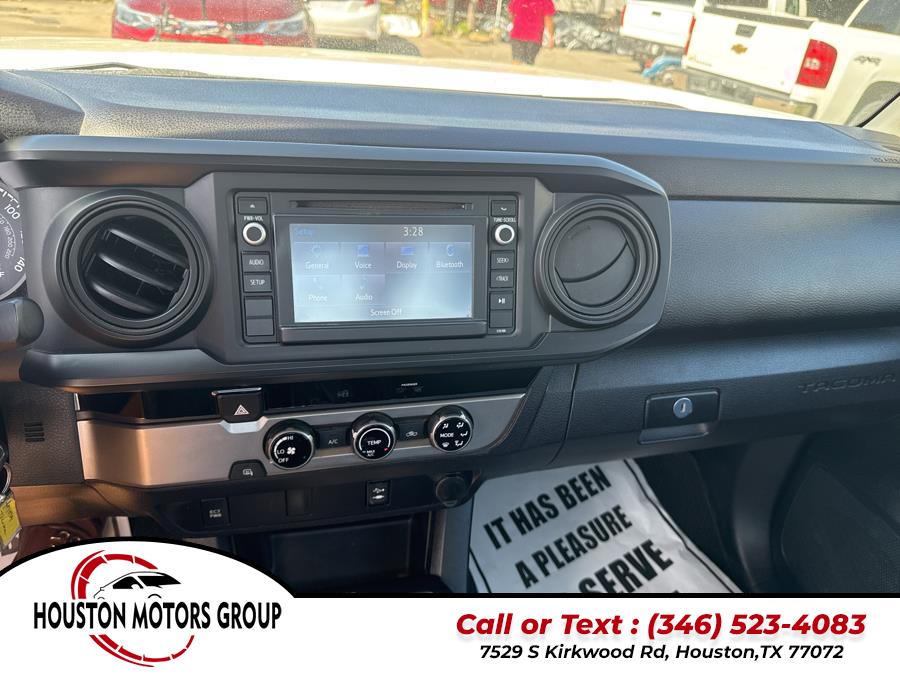 2016 Toyota Tacoma 2WD Access Cab I4 AT SR (Natl) photo