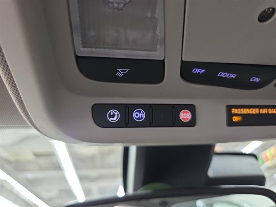 2016 Chevrolet Impala 4dr Sdn LTZ w/2LZ photo