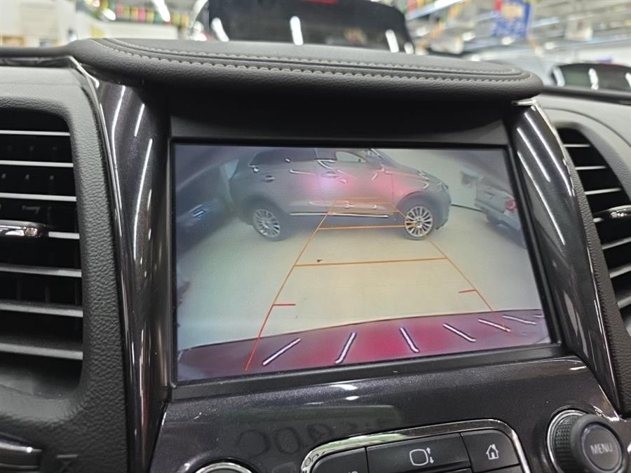 2016 Chevrolet Impala 4dr Sdn LTZ w/2LZ photo