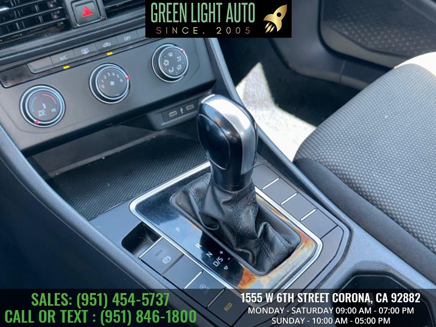 2021 Volkswagen Jetta SE Auto photo