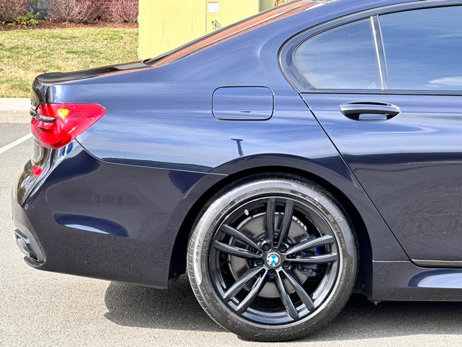 2016 BMW 7-Series 4dr Sdn 750i xDrive AWD photo