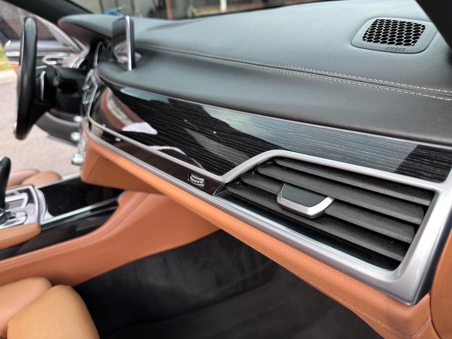 2016 BMW 7-Series 4dr Sdn 750i xDrive AWD photo