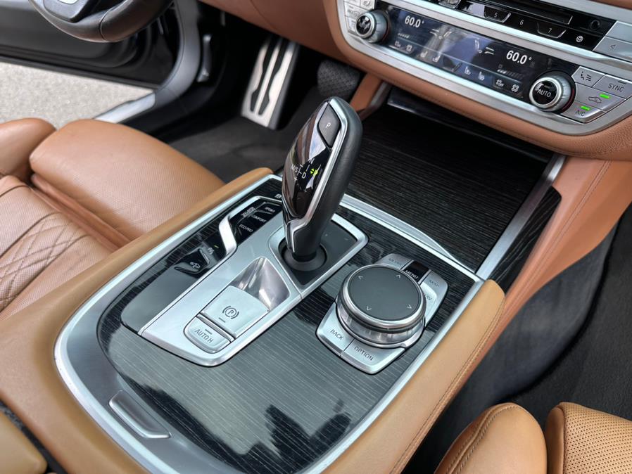 2016 BMW 7-Series 4dr Sdn 750i xDrive AWD photo