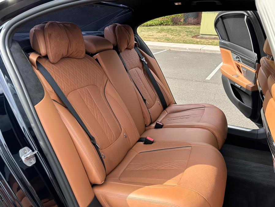 2016 BMW 7-Series 4dr Sdn 750i xDrive AWD photo