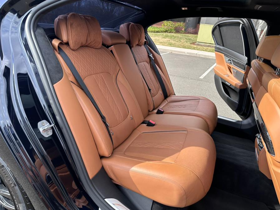 2016 BMW 7-Series 4dr Sdn 750i xDrive AWD photo