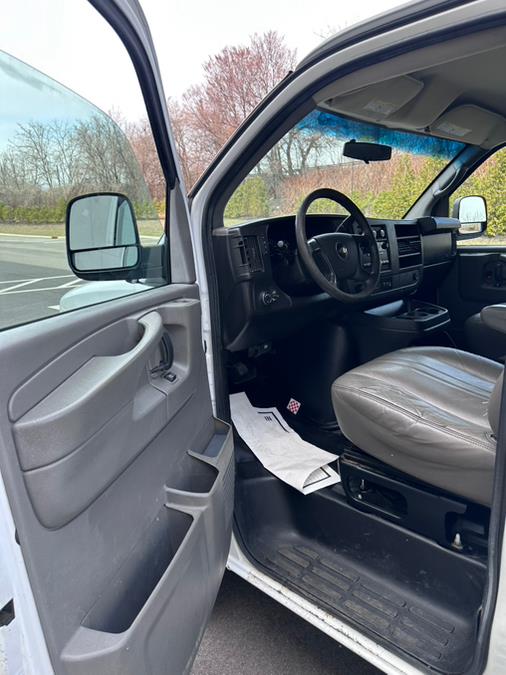 2014 Chevrolet Express 2500 2500 photo