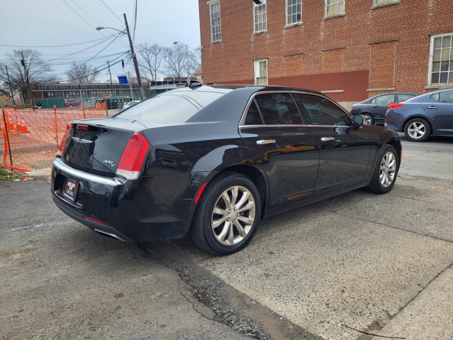 2017 Chrysler 300 300C AWD photo