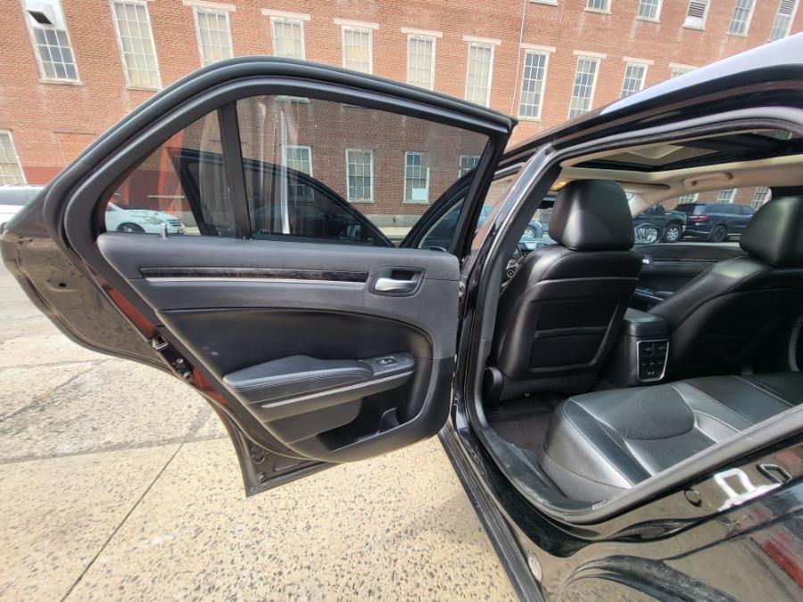 2017 Chrysler 300 300C AWD photo