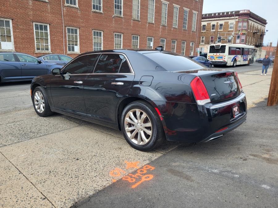 2017 Chrysler 300 300C AWD photo