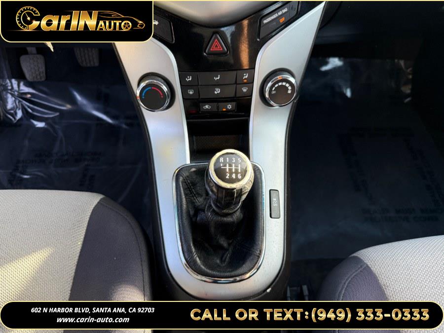 2015 Chevrolet Cruze 4dr Sdn Man LS photo