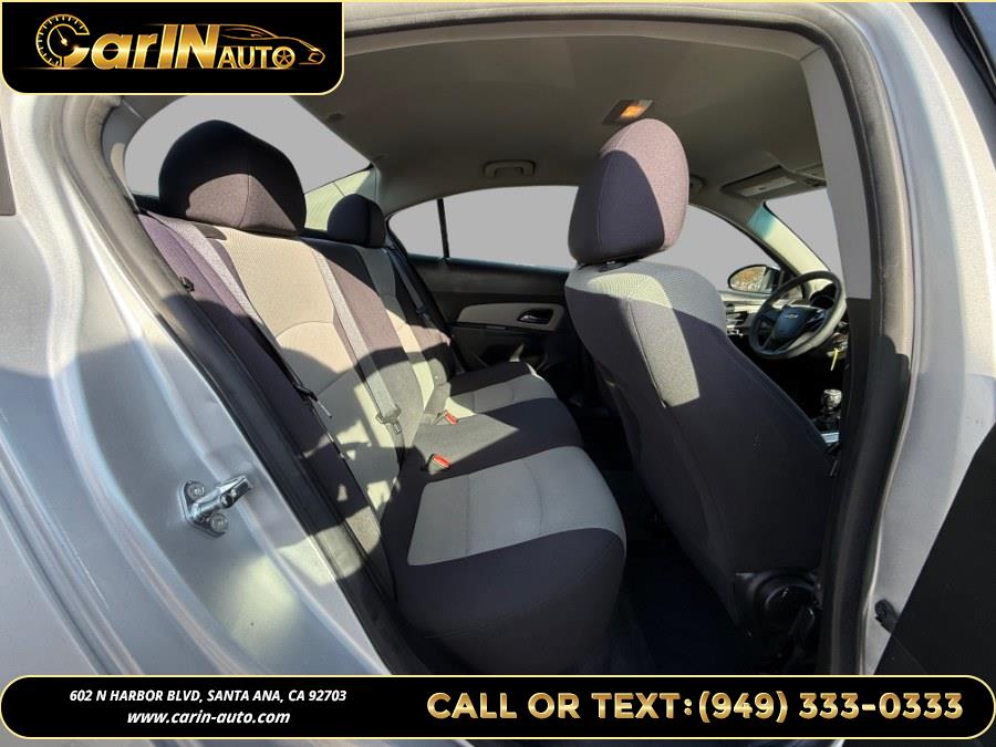 2015 Chevrolet Cruze 4dr Sdn Man LS photo