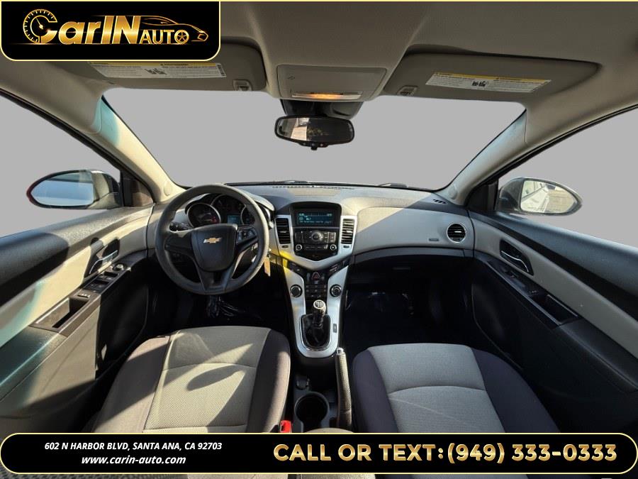 2015 Chevrolet Cruze 4dr Sdn Man LS photo