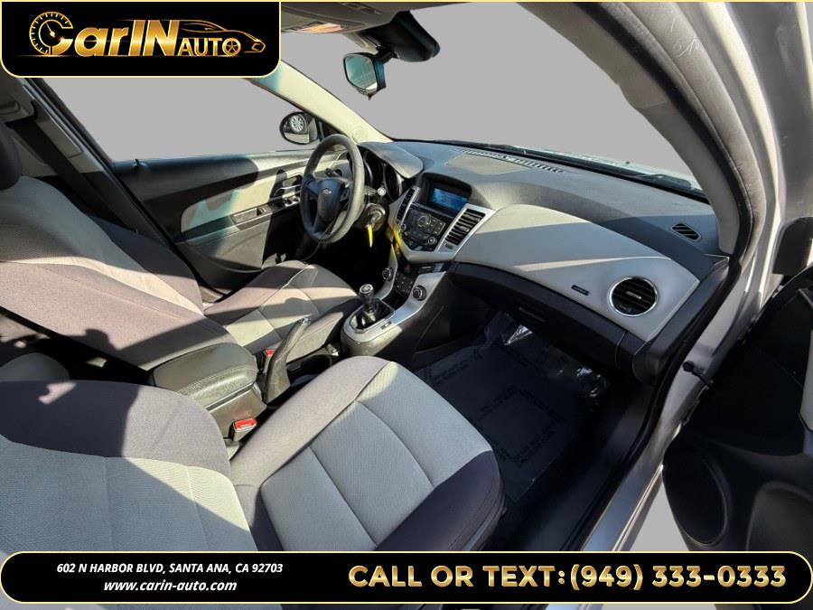 2015 Chevrolet Cruze 4dr Sdn Man LS photo