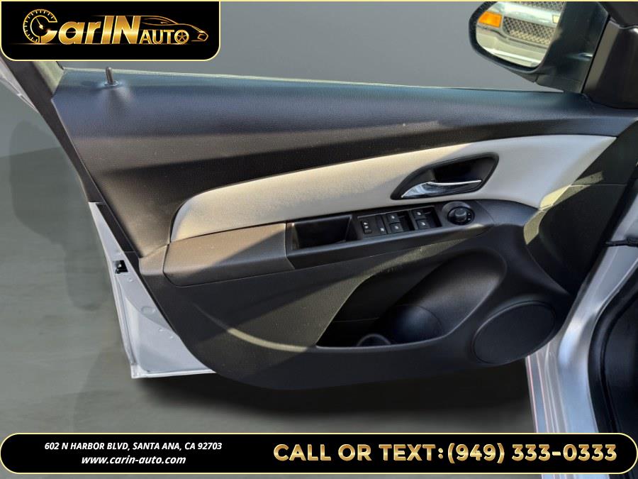 2015 Chevrolet Cruze 4dr Sdn Man LS photo