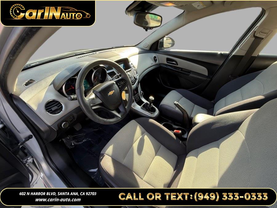 2015 Chevrolet Cruze 4dr Sdn Man LS photo
