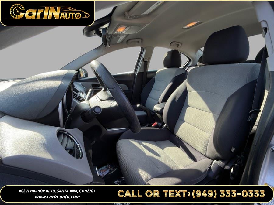 2015 Chevrolet Cruze 4dr Sdn Man LS photo