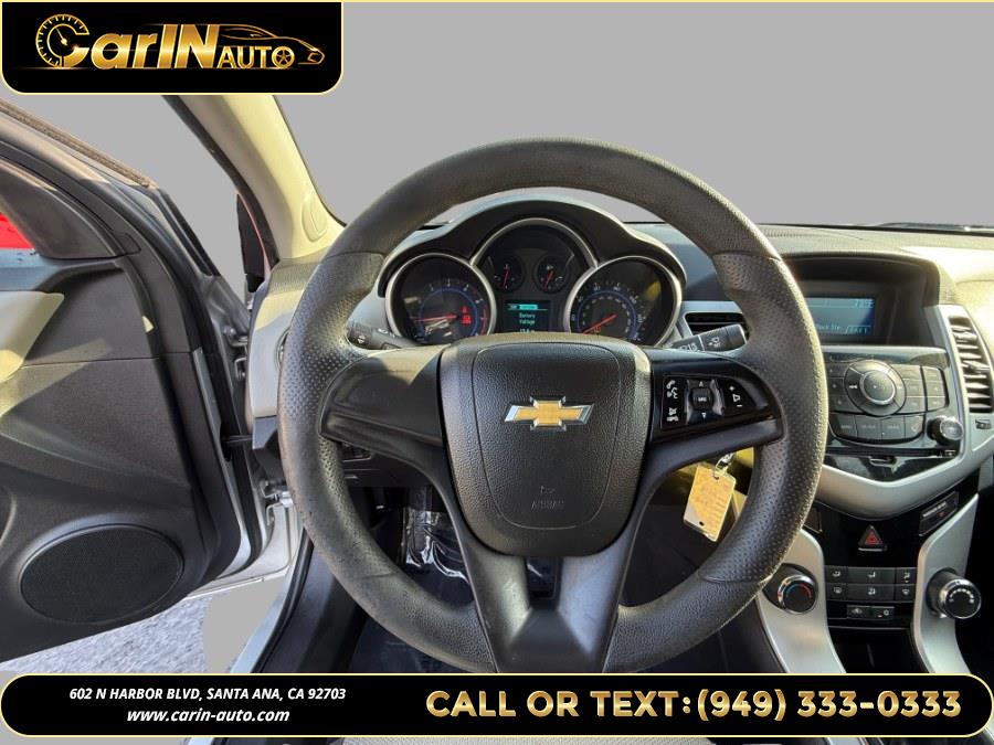2015 Chevrolet Cruze 4dr Sdn Man LS photo