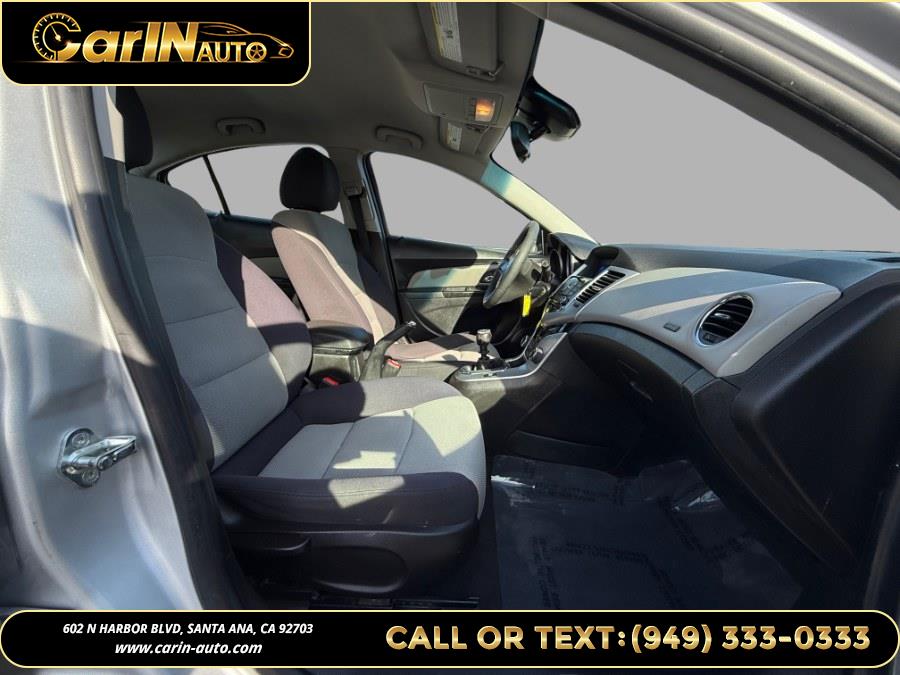 2015 Chevrolet Cruze 4dr Sdn Man LS photo