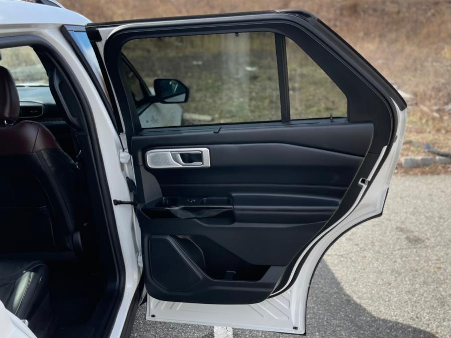 2021 Ford Explorer Platinum 4WD photo