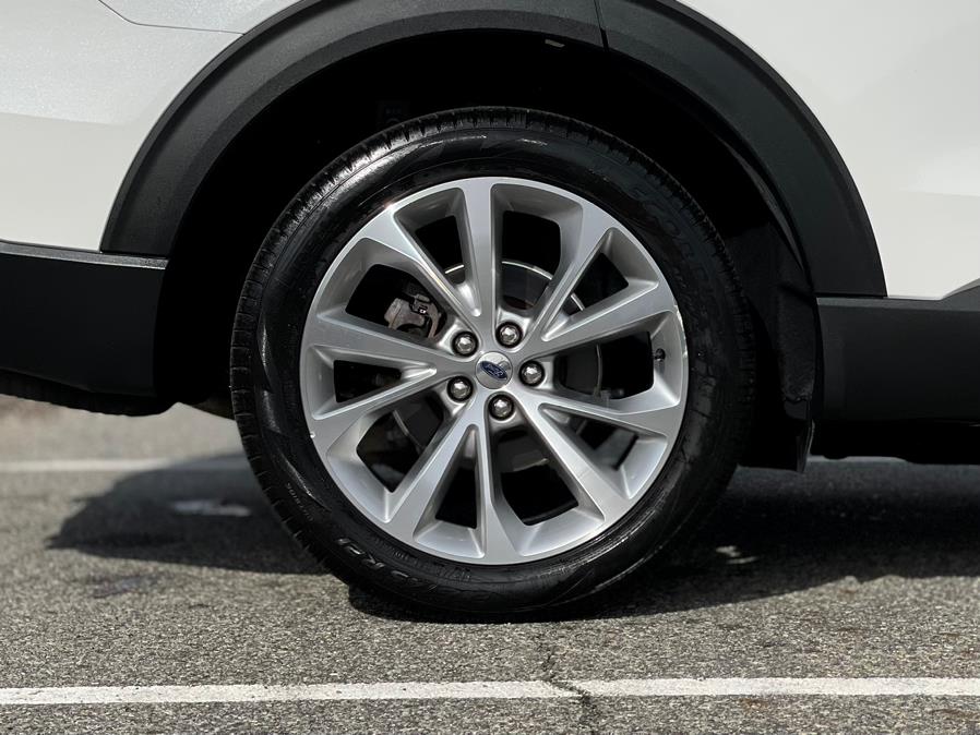 2021 Ford Explorer Platinum 4WD photo