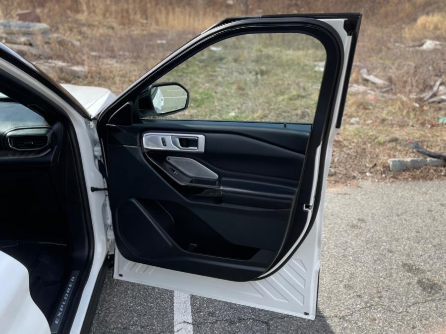 2021 Ford Explorer Platinum 4WD photo