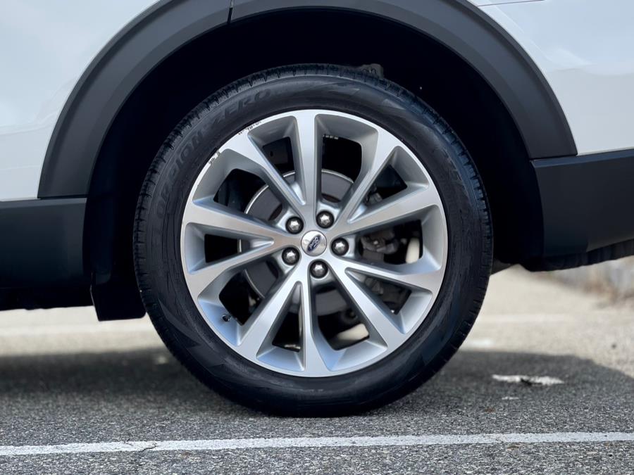 2021 Ford Explorer Platinum 4WD photo